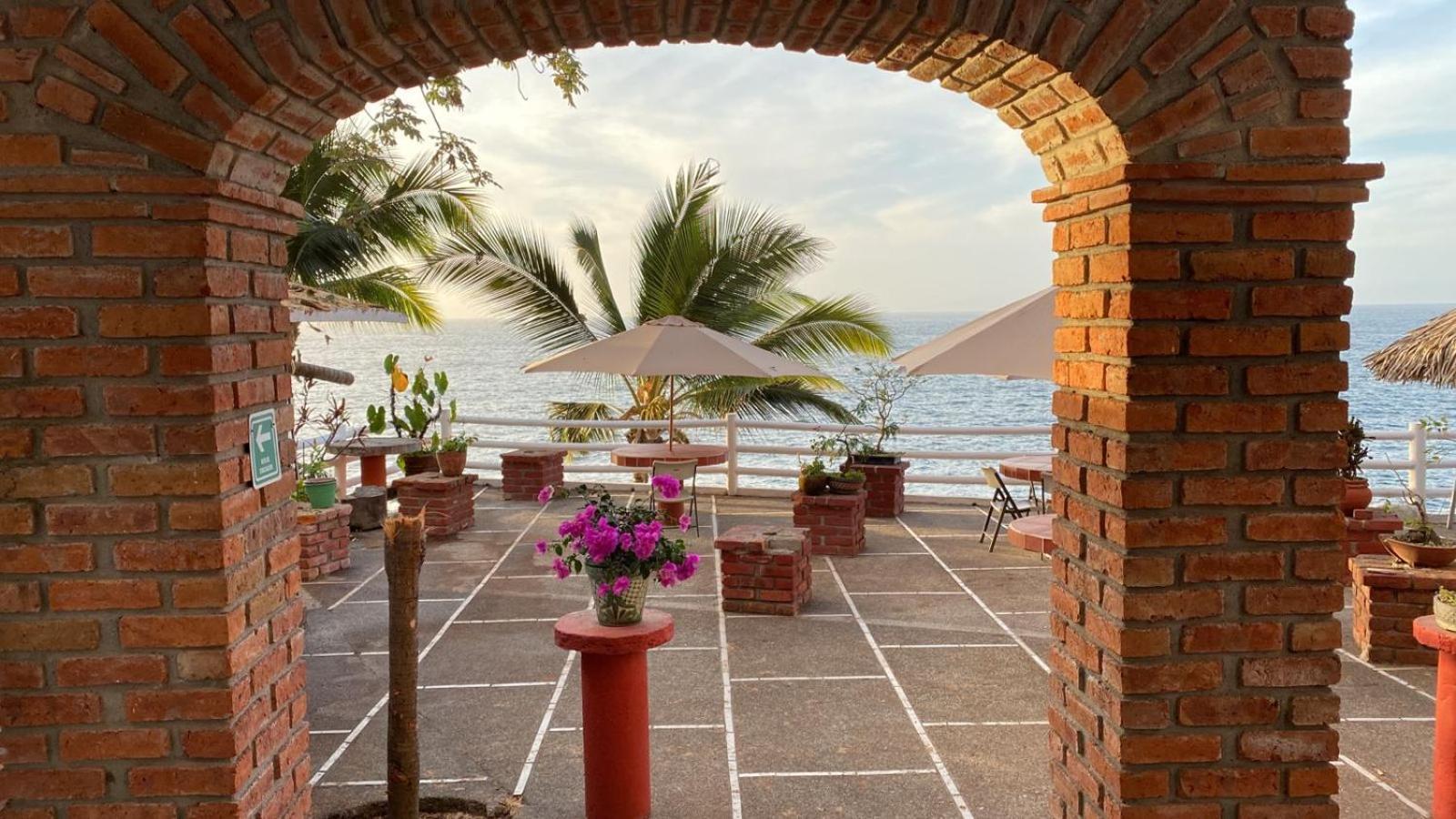 Traditional Sierra Leon Oceanfront Rooms - Adults Only Puerto Vallarta Exterior photo