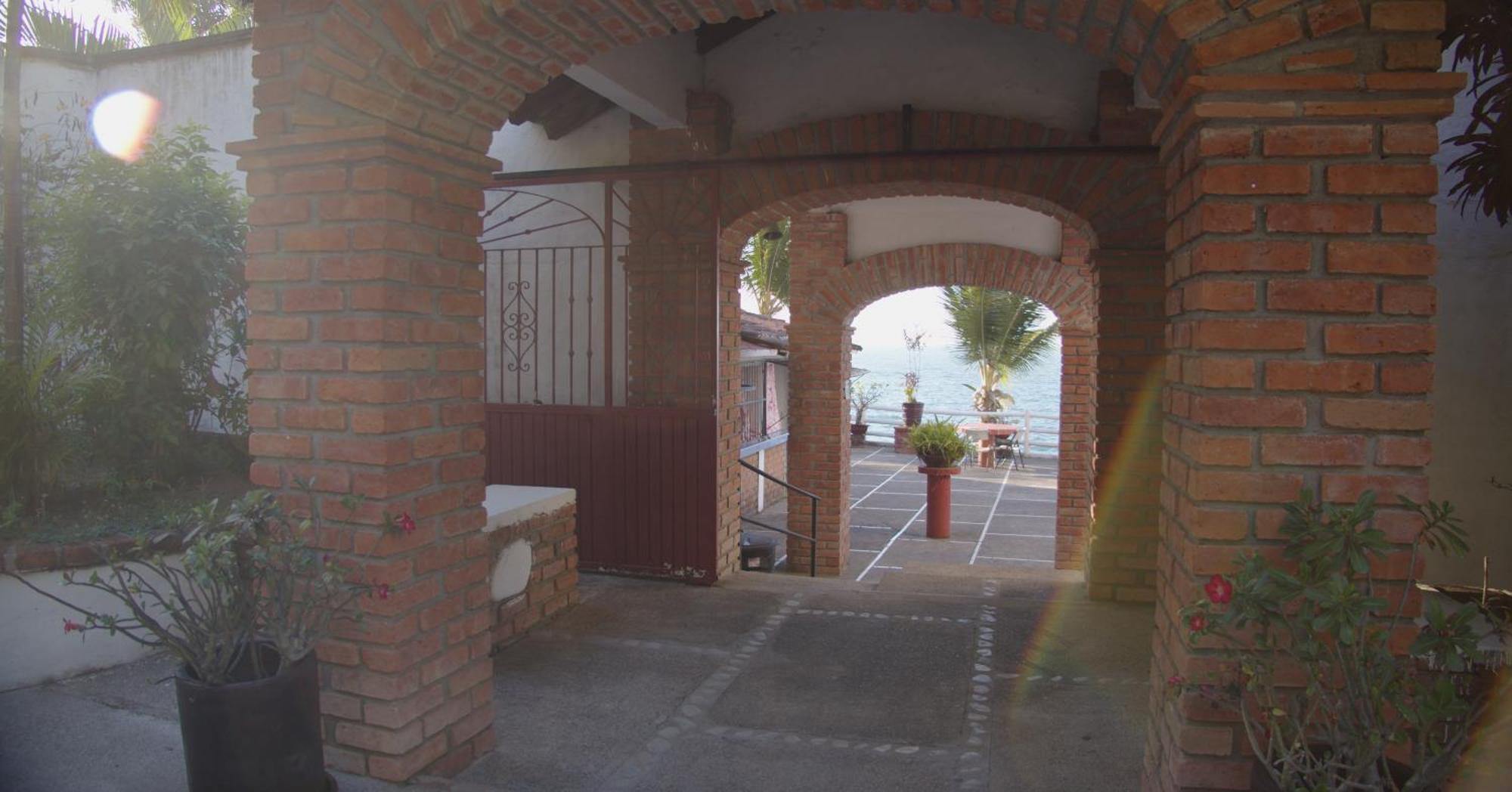 Traditional Sierra Leon Oceanfront Rooms - Adults Only Puerto Vallarta Exterior photo