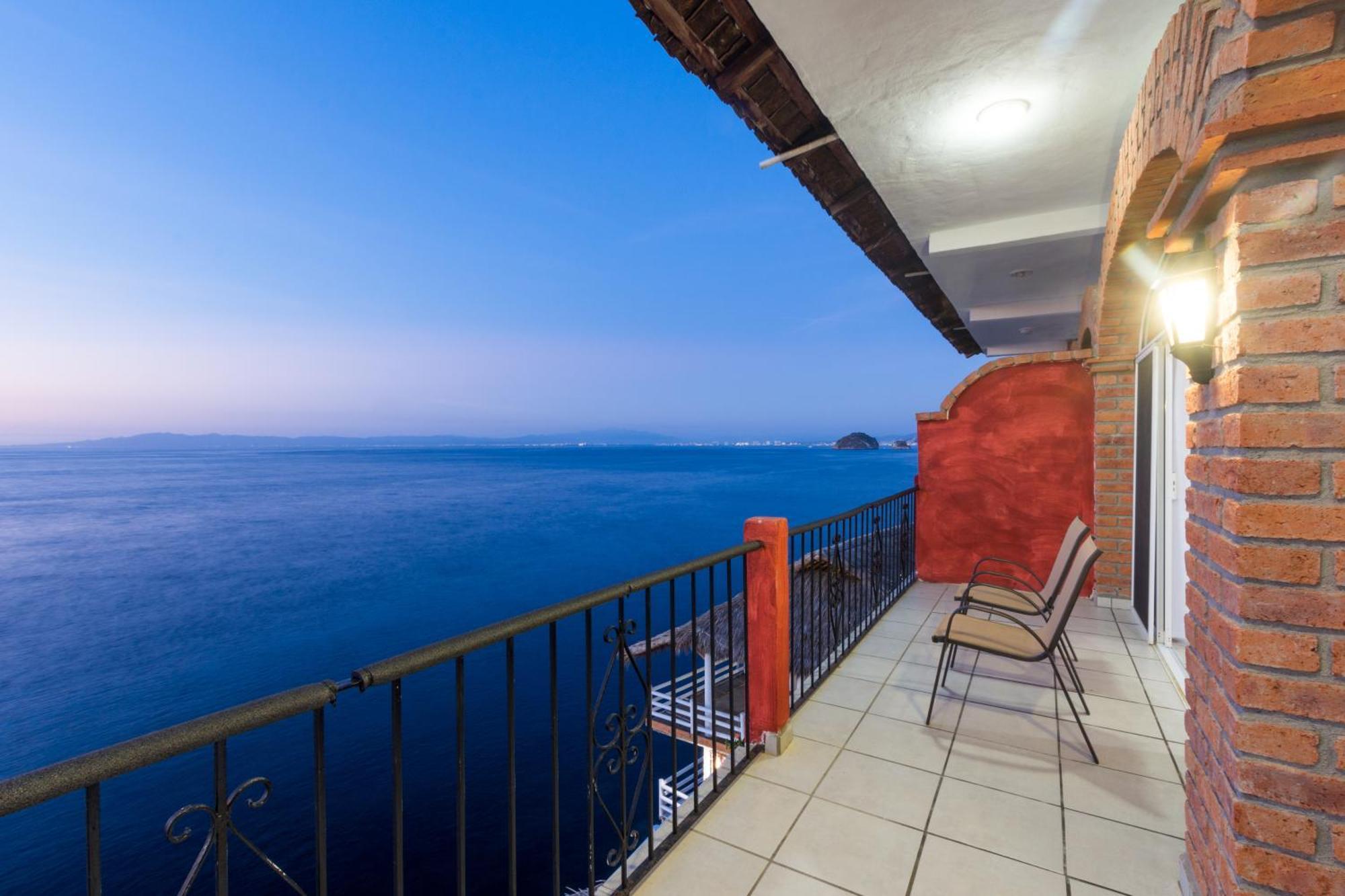 Traditional Sierra Leon Oceanfront Rooms - Adults Only Puerto Vallarta Exterior photo